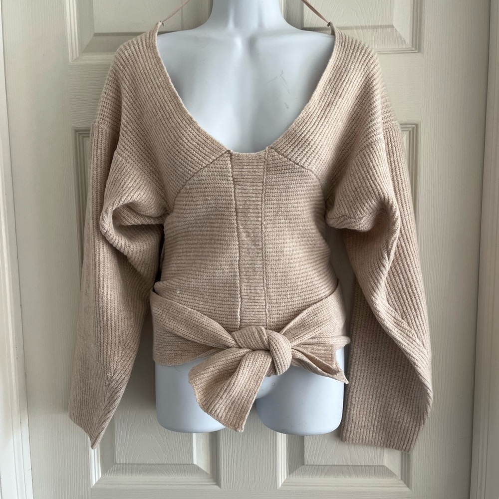 NWT Le Lis Kira Sweater size small